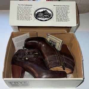 FRYE Andie Ankle bootie heels dark brown women size 7